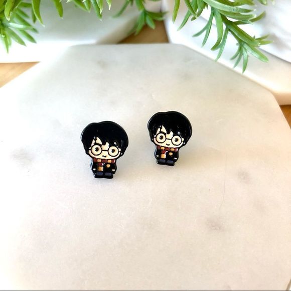 New! Harry Potter Hogwarts Acrylic Stud Earrings - Picture 7 of 14